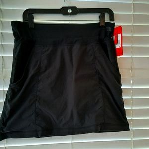 women skirt/The North Face